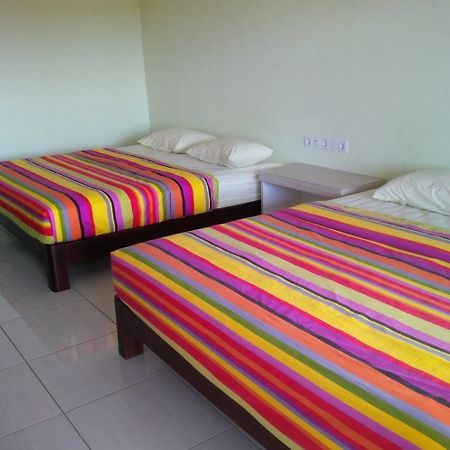 Holiday Beach Inn Пангандаран Экстерьер фото