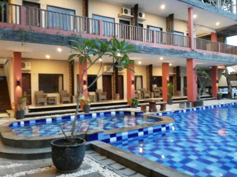Holiday Beach Inn Пангандаран Экстерьер фото